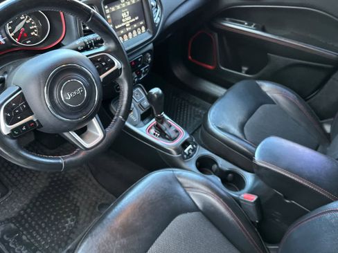 Used 2018 Jeep Compass Trailhawk w/ Cold Weather Group AWD/4WD image 11