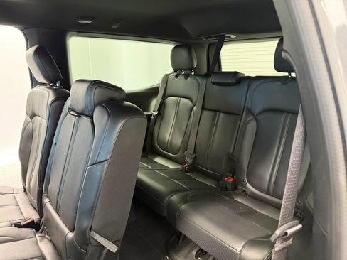 Used 2022 Jeep Wagoneer Series II AWD/4WD image 15