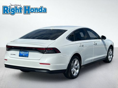 Certified 2023 Honda Accord LX image 7