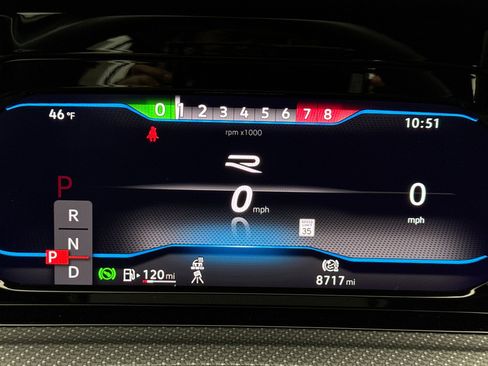 Used 2024 Volkswagen Golf R image 9