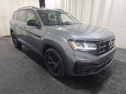 Used 2023 Volkswagen Atlas SEL R-Line AWD/4WD image 3