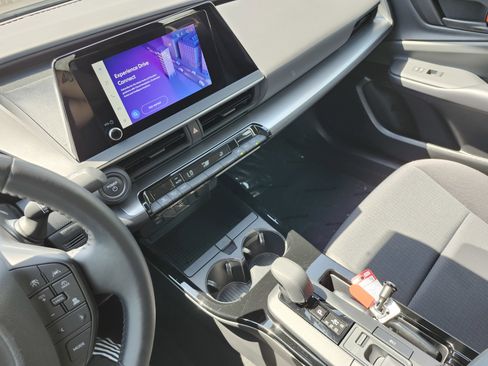 Used 2024 Toyota Prius LE image 22