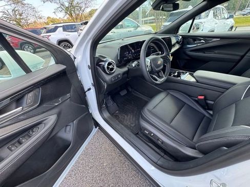 New 2025 Chevrolet Blazer EV LT image 10