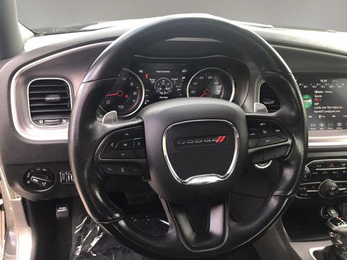 Used 2019 Dodge Charger SXT AWD/4WD image 17