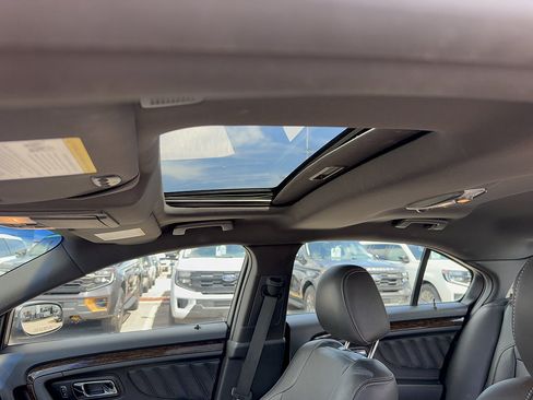 Used 2014 Ford Taurus Limited w/ Equipment Group 301A FWD image 28