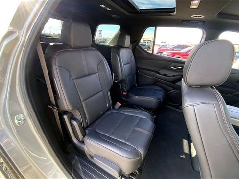 Used 2023 Chevrolet Traverse RS AWD/4WD image 27