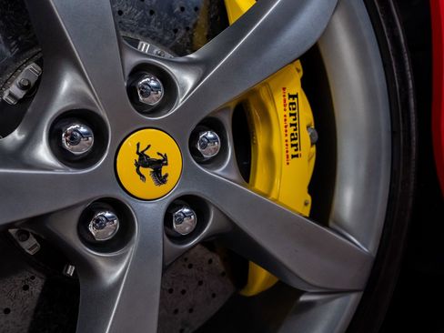 Used 2019 Ferrari Portofino Base image 6