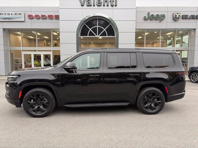 Used 2023 Jeep Wagoneer Series II AWD/4WD image 3