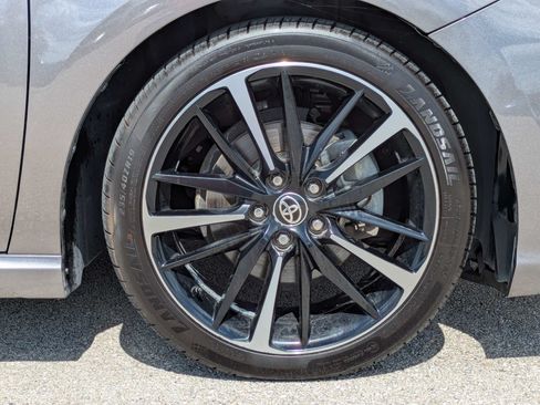 Used 2020 Toyota Camry XSE FWD image 11