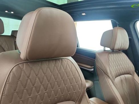 Used 2025 BMW X7 M60i image 23