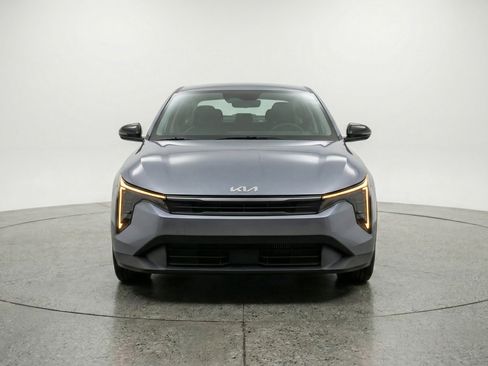 Used 2025 Kia K4 LXS image 2