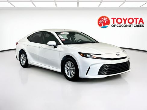 Used 2025 Toyota Camry LE FWD image 1