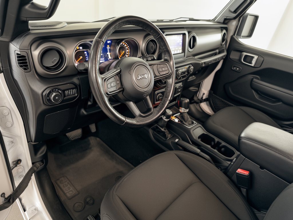 Used 2022 Jeep Wrangler Sport AWD/4WD image 4