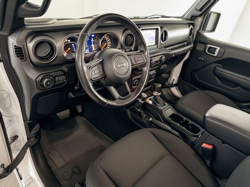 Used 2022 Jeep Wrangler Sport AWD/4WD image 4