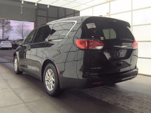 Used 2023 Chrysler Voyager LX FWD image 2