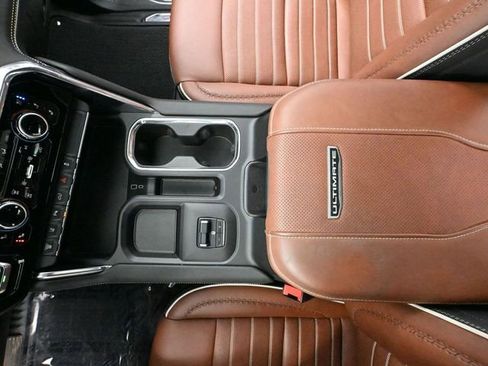 Used 2024 GMC Sierra 3500 Denali Ultimate image 43