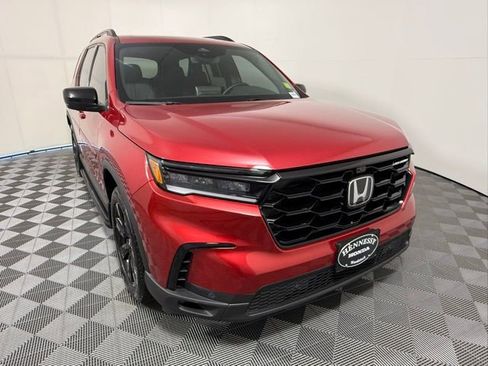 Used 2025 Honda Pilot Black Edition image 8