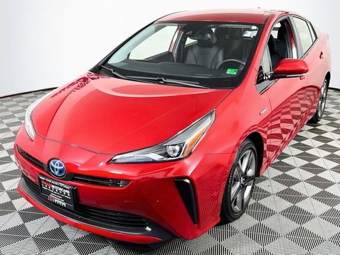 Used 2020 Toyota Prius XLE w/ Advanced Technology Package FWD image 3