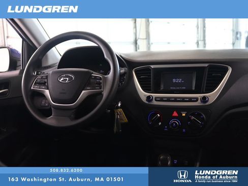 Used 2021 Hyundai Accent SE FWD image 4