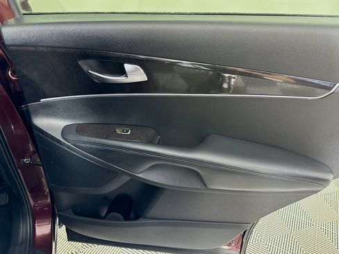 Used 2017 Kia Sorento LX w/ LX Convenience Package image 26
