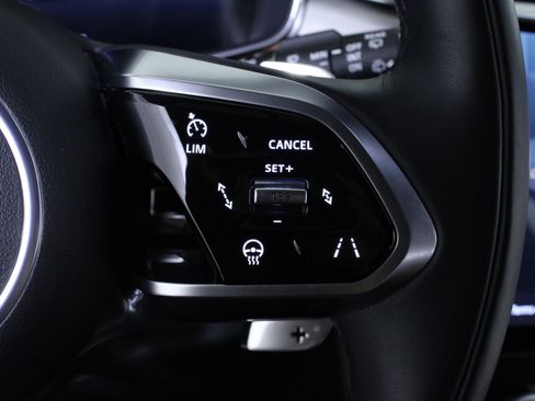 Certified 2025 Jaguar F-PACE R-Dynamic S AWD/4WD image 22