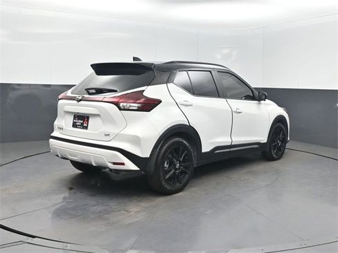 Used 2023 Nissan Kicks SR w/ SR Premium Package image 32