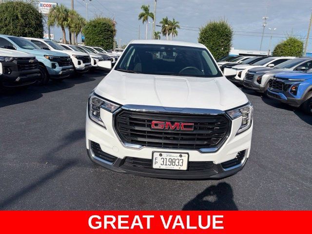 Used 2024 GMC Terrain SLE AWD/4WD image 2