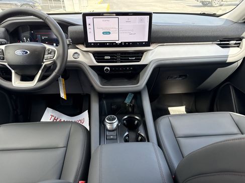 New 2026 Ford Explorer Active w/ Active Comfort Package RWD image 8