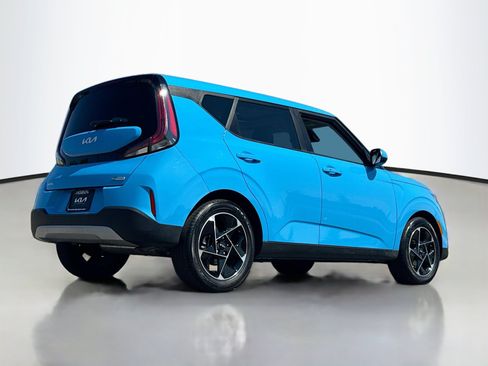 Used 2023 Kia Soul EX FWD image 2