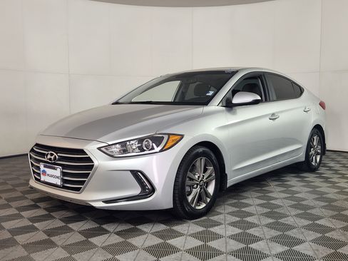 Used 2018 Hyundai Elantra Value Edition image 3