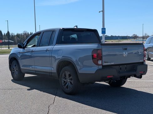 Used 2022 Honda Ridgeline Sport image 3