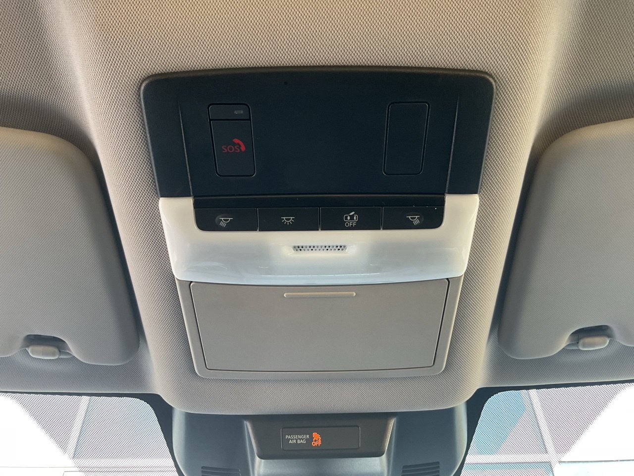 Used 2025 Nissan Rogue SV FWD image 17