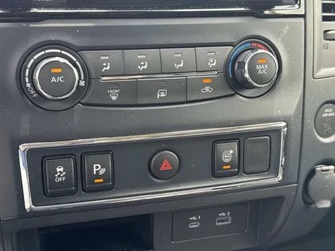 Used 2023 Nissan Titan SV RWD image 35