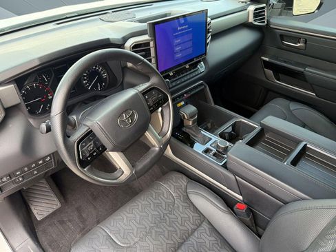 Used 2022 Toyota Tundra Limited w/ Power Package AWD/4WD image 4