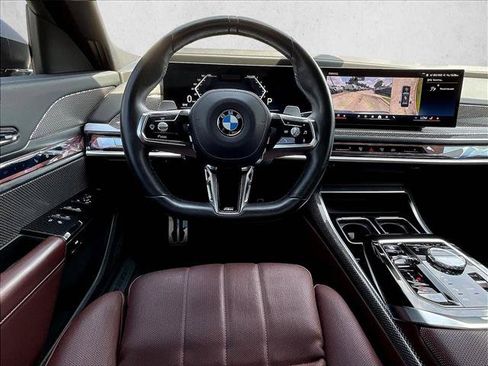 Used 2024 BMW 760i xDrive w/ Luxury Rear Seating Package AWD/4WD image 4