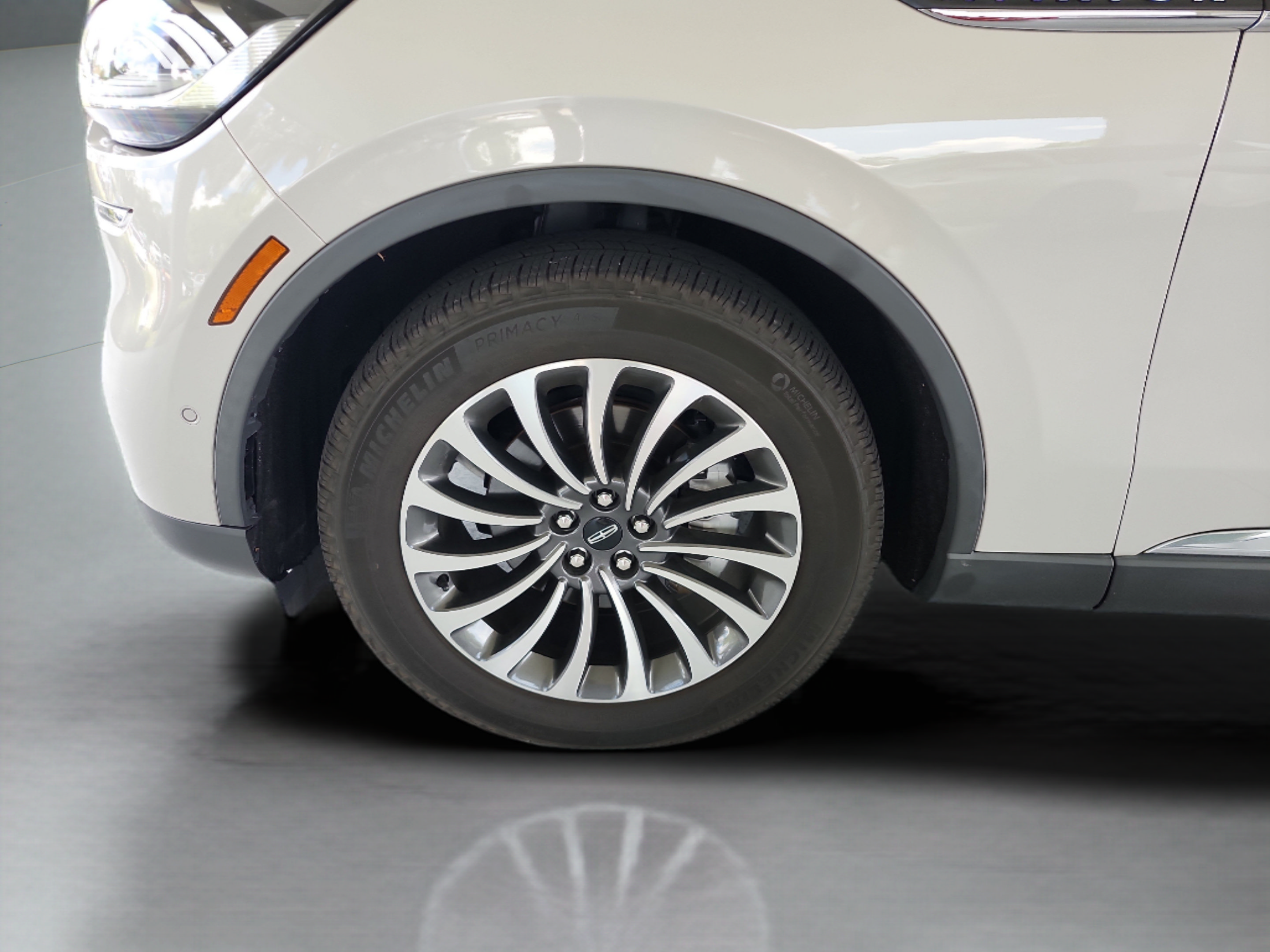 Used 2024 Lincoln Aviator Reserve RWD image 9