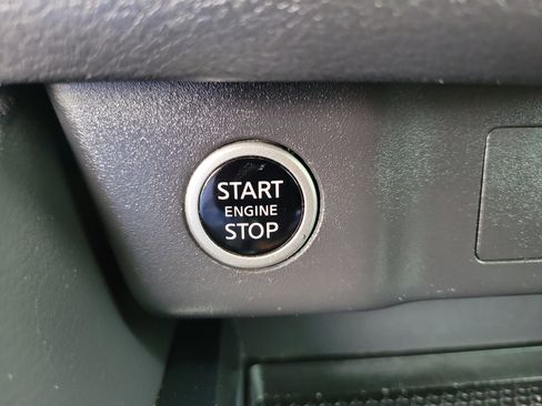 Used 2023 Nissan Rogue S image 29