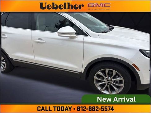 Used 2019 Lincoln MKC Select w/ Select Plus Package FWD image 2