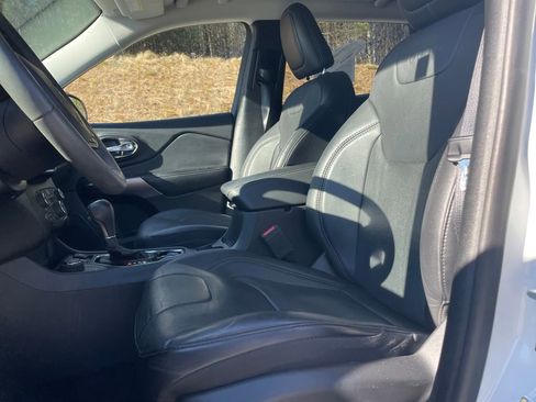 Used 2021 Jeep Cherokee Limited w/ Elite Package image 12