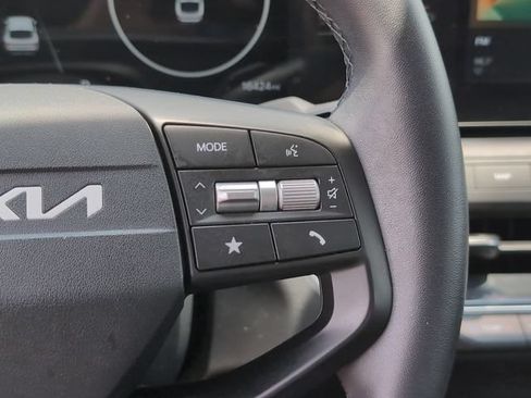 Used 2025 Kia K4 EX FWD image 24