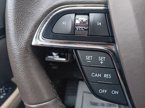 Used 2022 Lincoln Nautilus AWD image 6