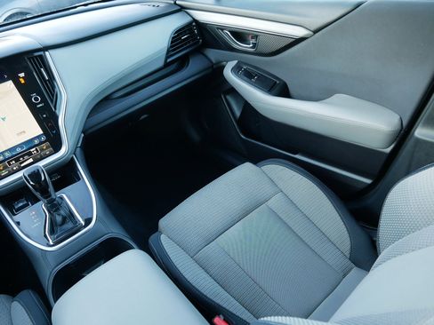 Used 2023 Subaru Outback Premium image 11