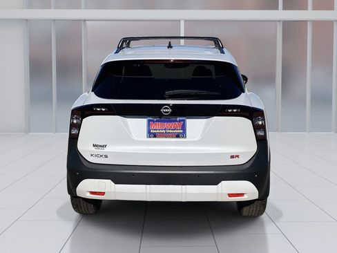 New 2026 Nissan Kicks SR w/ Cold Weather Package image 5