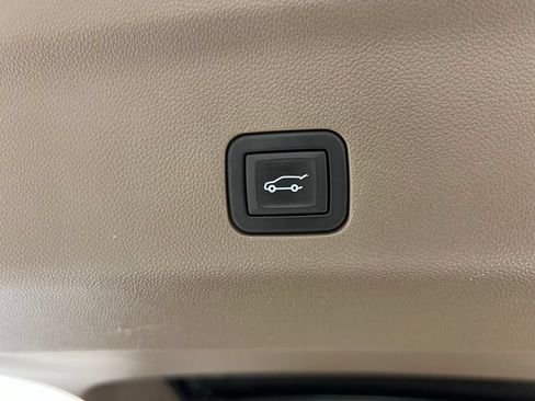 Used 2024 GMC Yukon Denali AWD/4WD image 32
