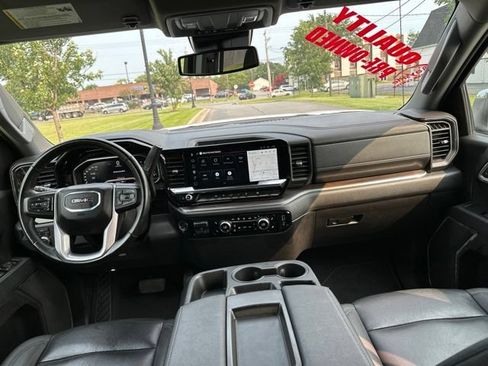 Used 2025 GMC Sierra 1500 SLT AWD/4WD image 3