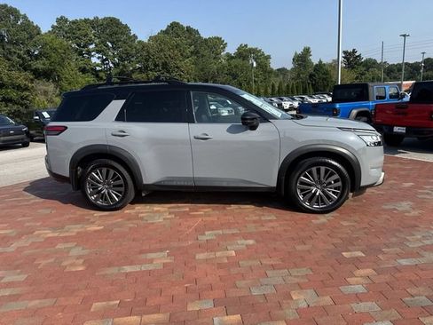 Used 2023 Nissan Pathfinder SL w/ SL Premium Package AWD/4WD image 37