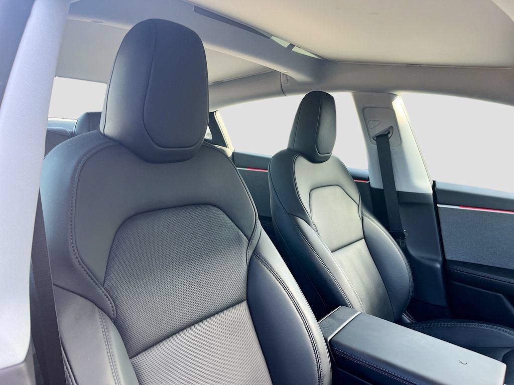 Used 2025 Tesla Model 3 Long Range RWD image 29