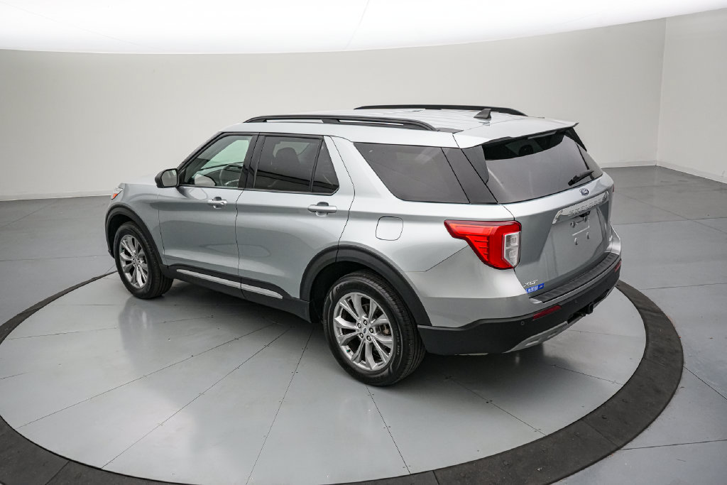 Certified 2023 Ford Explorer XLT w/ Equipment Group 202A AWD/4WD image 6