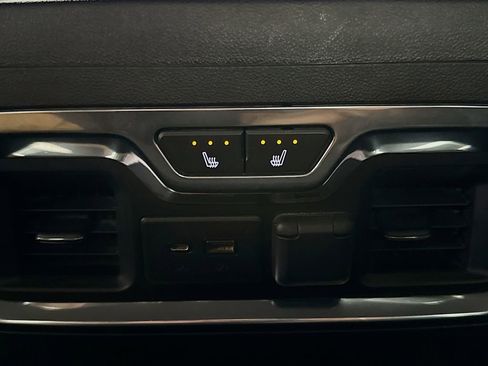 Used 2021 Chevrolet Silverado 2500 LTZ w/ LTZ Convenience Package image 23