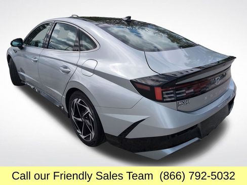 Used 2024 Hyundai Sonata SEL w/ Convenience Package FWD image 3